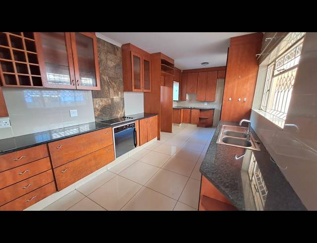 3 BEDROOM HOUSE FOR SALE IN VANDERBIJLPARK SE 6